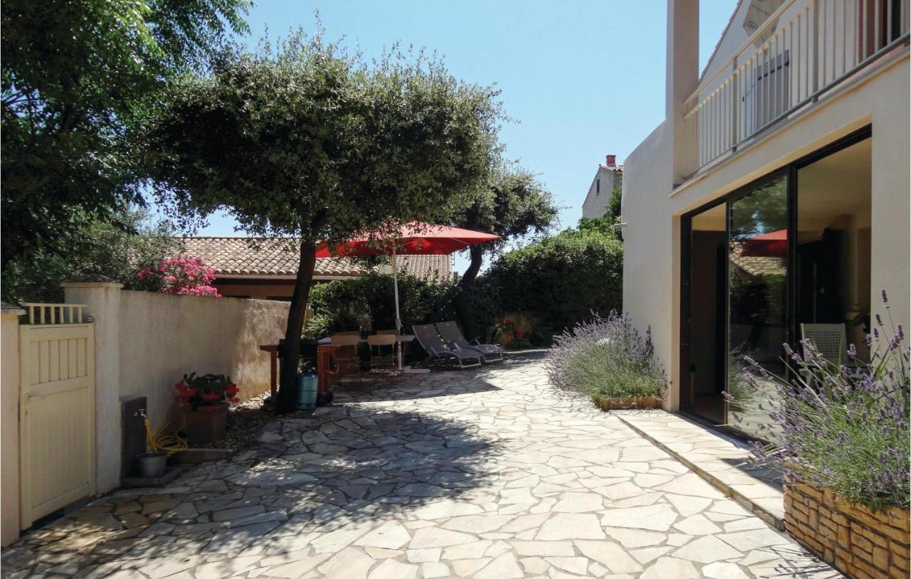 Stunning Apartment In Pignan With Kitchen エクステリア 写真