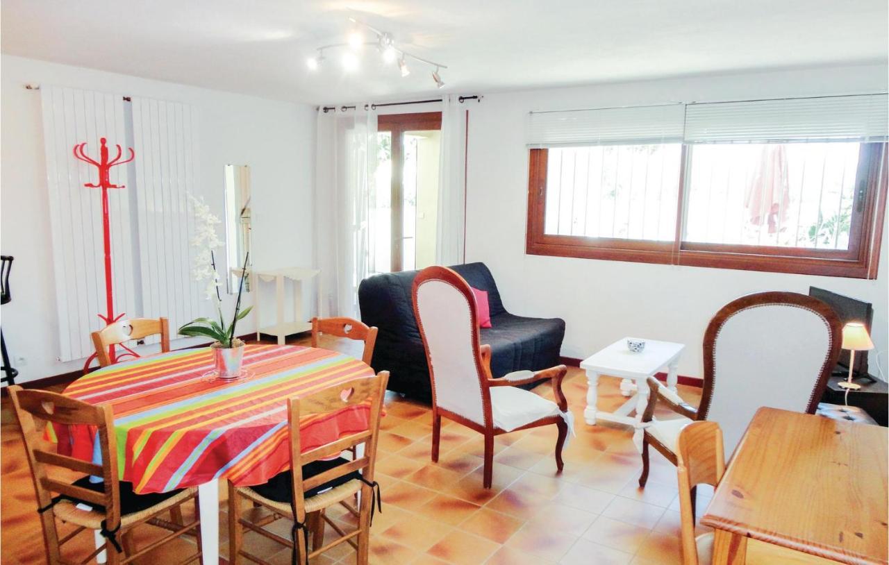 Stunning Apartment In Pignan With Kitchen エクステリア 写真