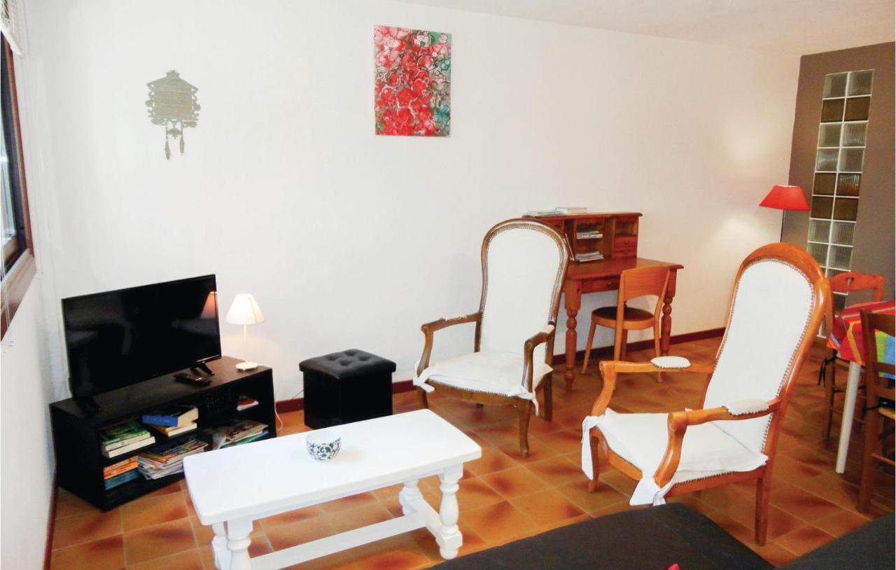 Stunning Apartment In Pignan With Kitchen エクステリア 写真